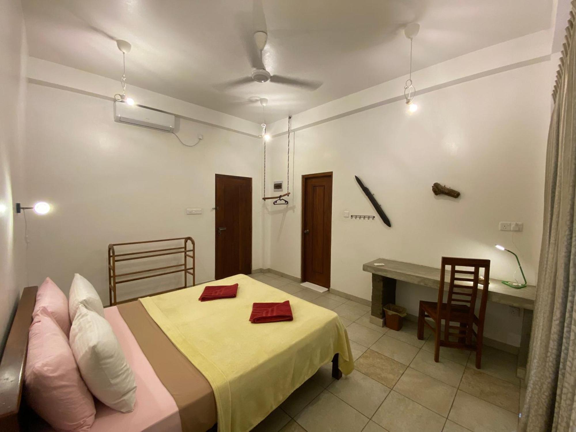 Mirage Beach House At Morava Court Hikkaduwa Εξωτερικό φωτογραφία